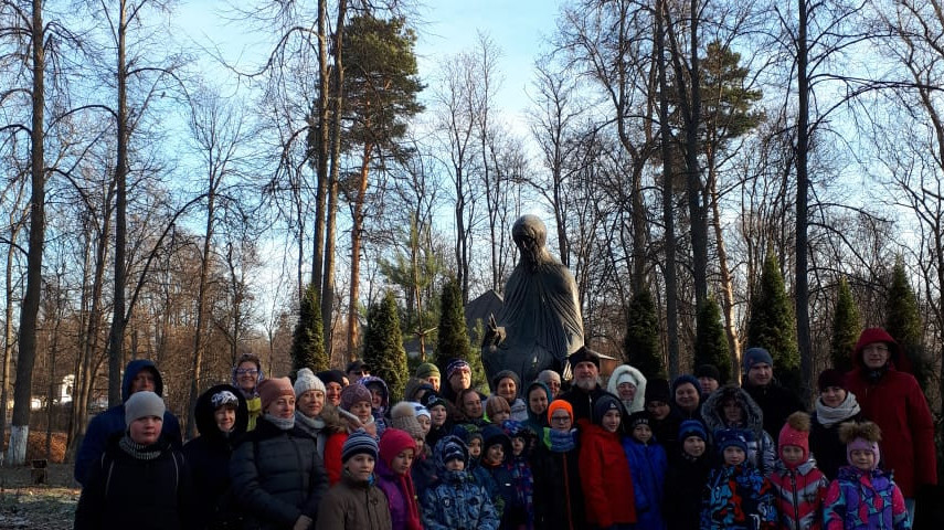 "Родные достопримечательности". Родители с детьми отправились  в путешествие .
