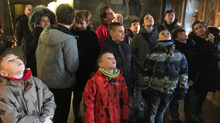 Ребята из клуба "Пересвет" пришли в храм Живоначальной Троицы