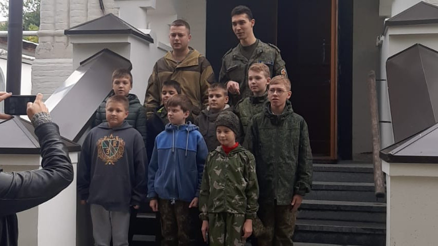 Кадеты школы №2097 посетили храм Покрова Пресвятой Богородицы в Братцевее
