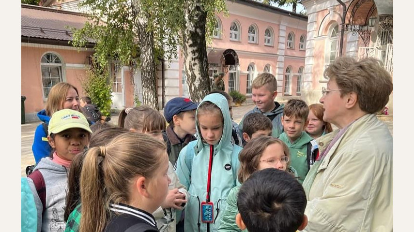 Первая экскурсия нового учебного года в храм Покрова в Покровском-Стрешнево