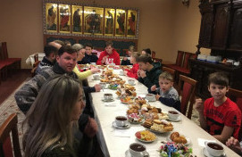 Ребята из клуба "Пересвет" пришли в храм Живоначальной Троицы