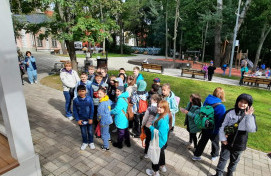 Первая экскурсия нового учебного года в храм Покрова в Покровском-Стрешнево